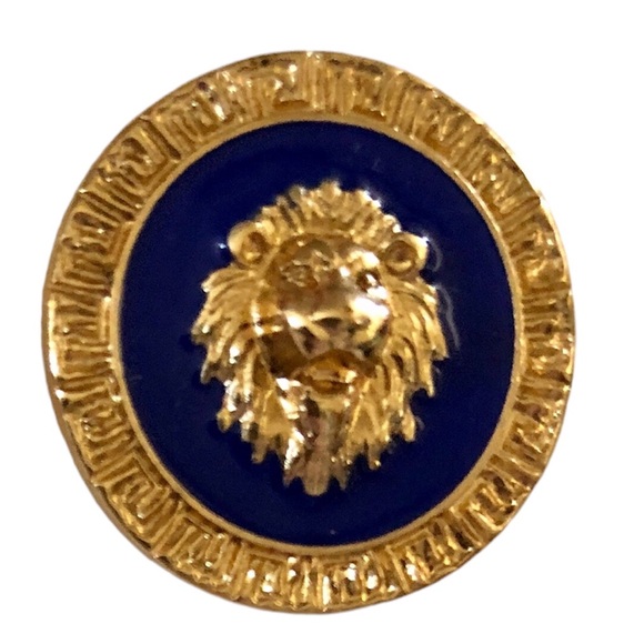 Fashion Earrings w/Lions Head! - Picture 5 of 9